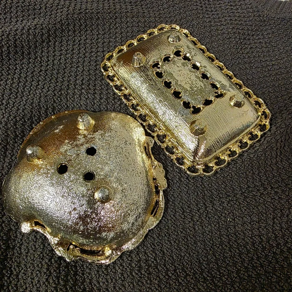 Trinket Soap Dish Set Gold Hollywood Regency Ornate Metal Footed 2pc